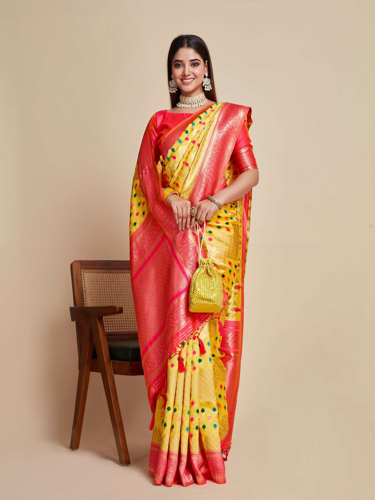 Mimosa Women's Woven Design Kanjivaram Art Silk Saree With Blouse Piece : SA00001062GD