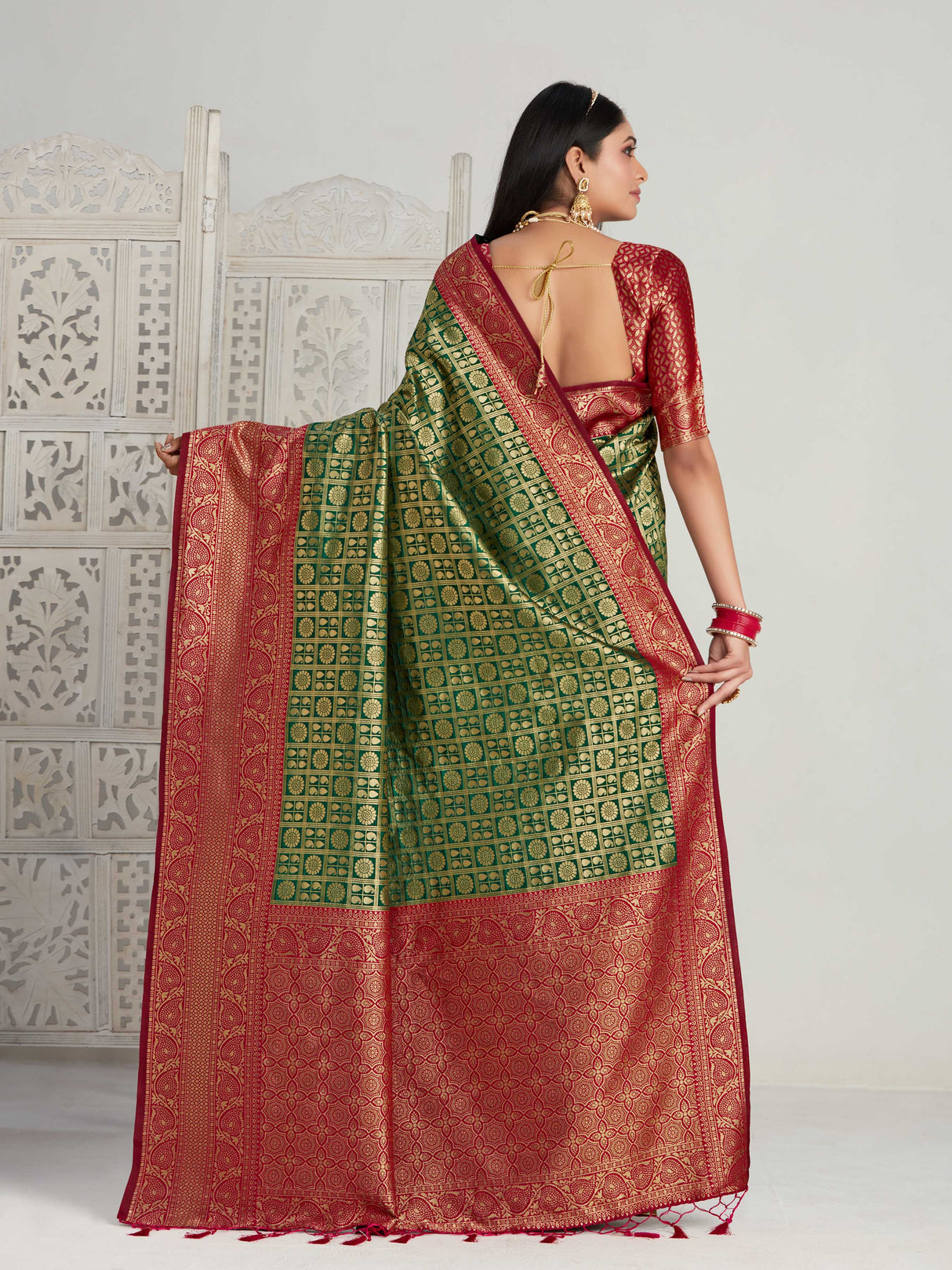 Mimosa Women's Woven Design Kanjivaram Art Silk Saree With Blouse Piece : SA00001102BG