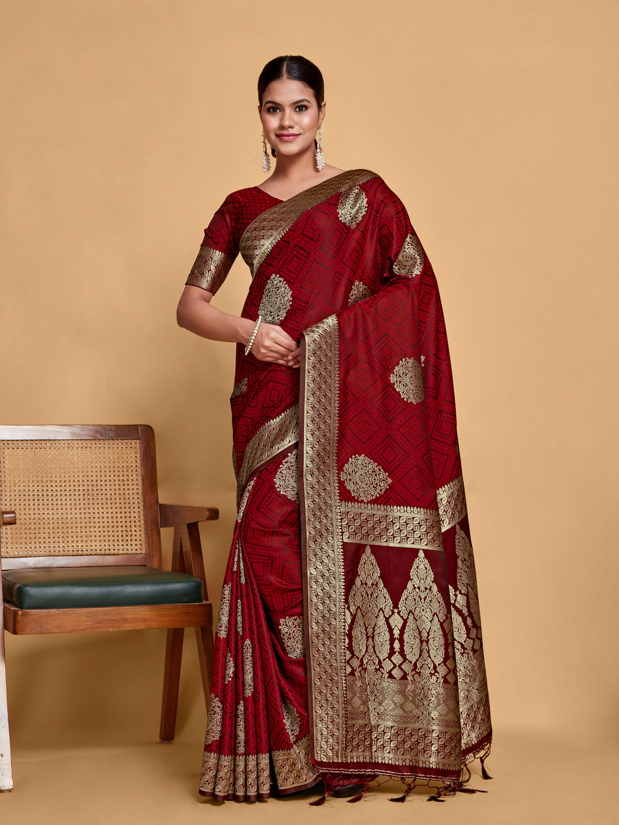 Mimosa Women's Woven Design Kanjivaram Art Silk Saree With Blouse Piece : SA00001221MRFREE