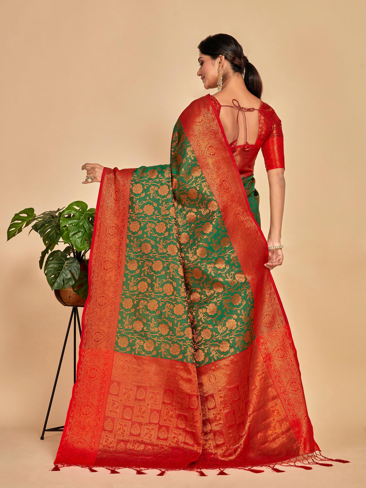 Mimosa Women's Woven Design Kanjivaram Art Silk Saree With Blouse Piece : SA00001291GRNFREE