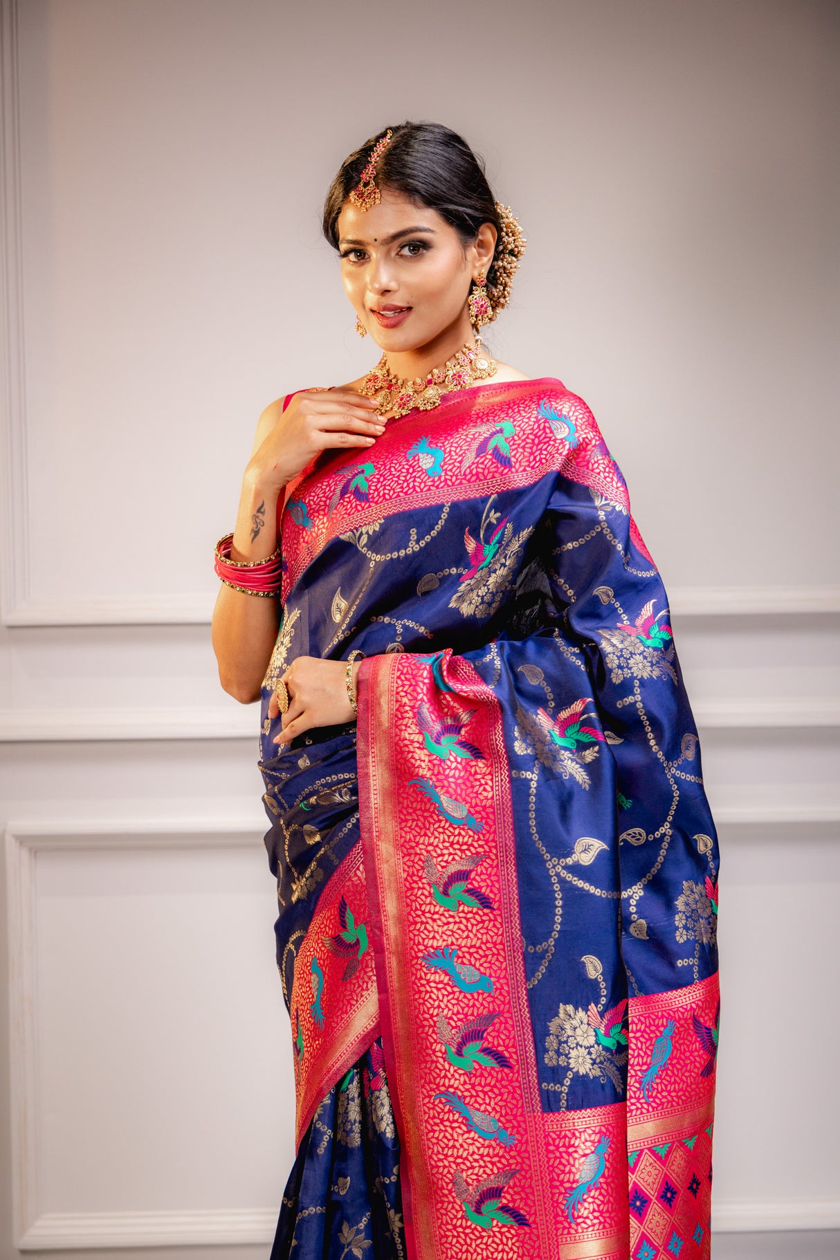 Mimosa Women's Woven Design Kanjivaram Style Art Silk Saree With Blouse Piece : SA00001605NVFREE