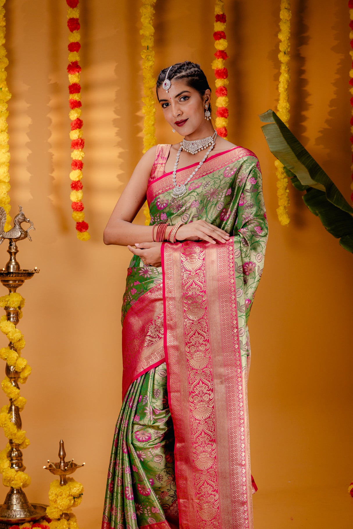 Mimosa Women's Woven Design Kanjivaram Style Art Silk Saree With Blouse Piece : SA00001827GRNFREE