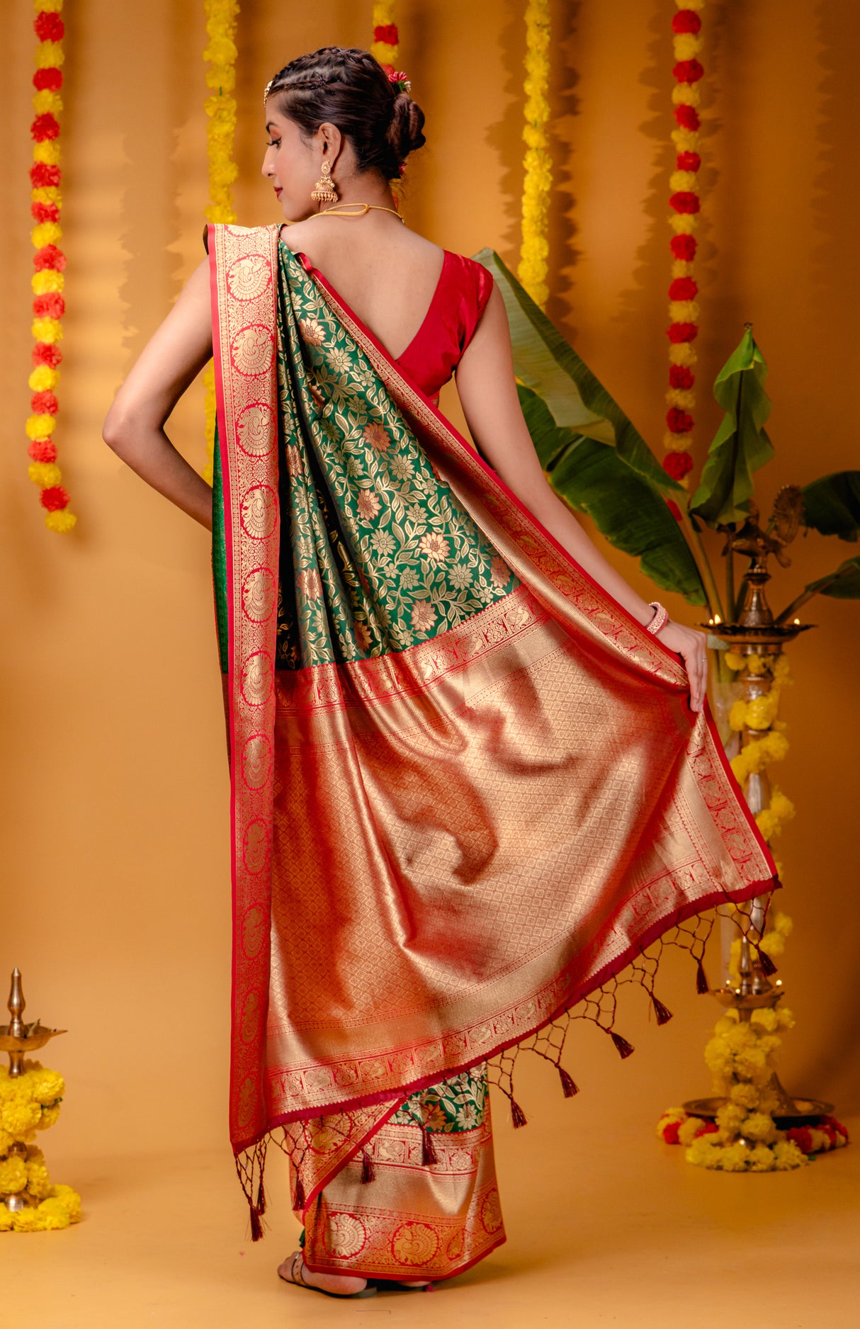 Mimosa Women's Woven Design Kanjivaram Style Art Silk Saree With Blouse Piece : SA00001608GRNFREE