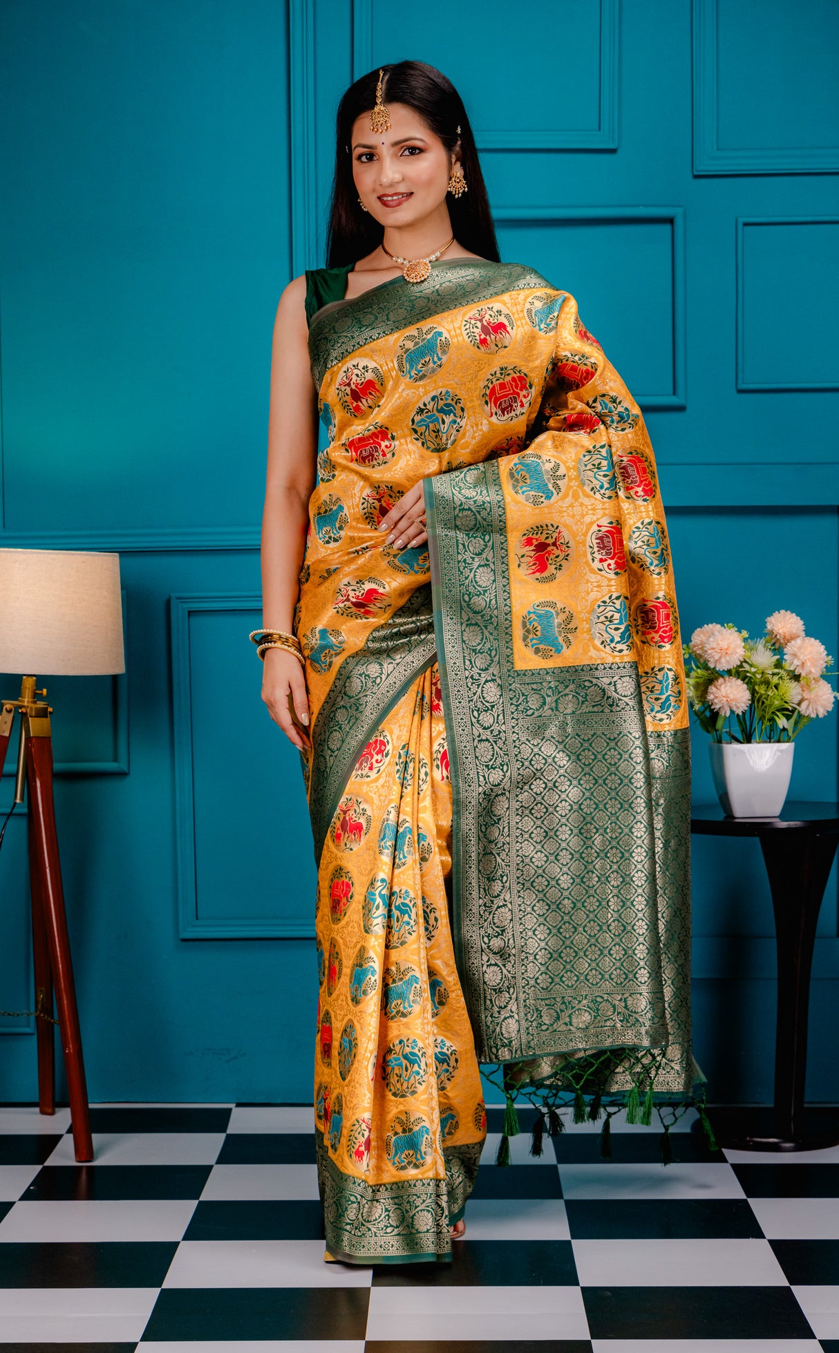 Mimosa Women's Woven Design Patola Style Art Silk Saree With Blouse Piece : SA00001656GDFREE