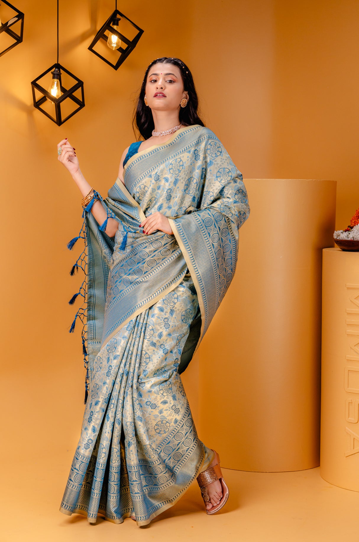 Mimosa Women's Woven Design Kanjivaram Style Art Silk Saree With Blouse Piece : SA00001621SFFREE