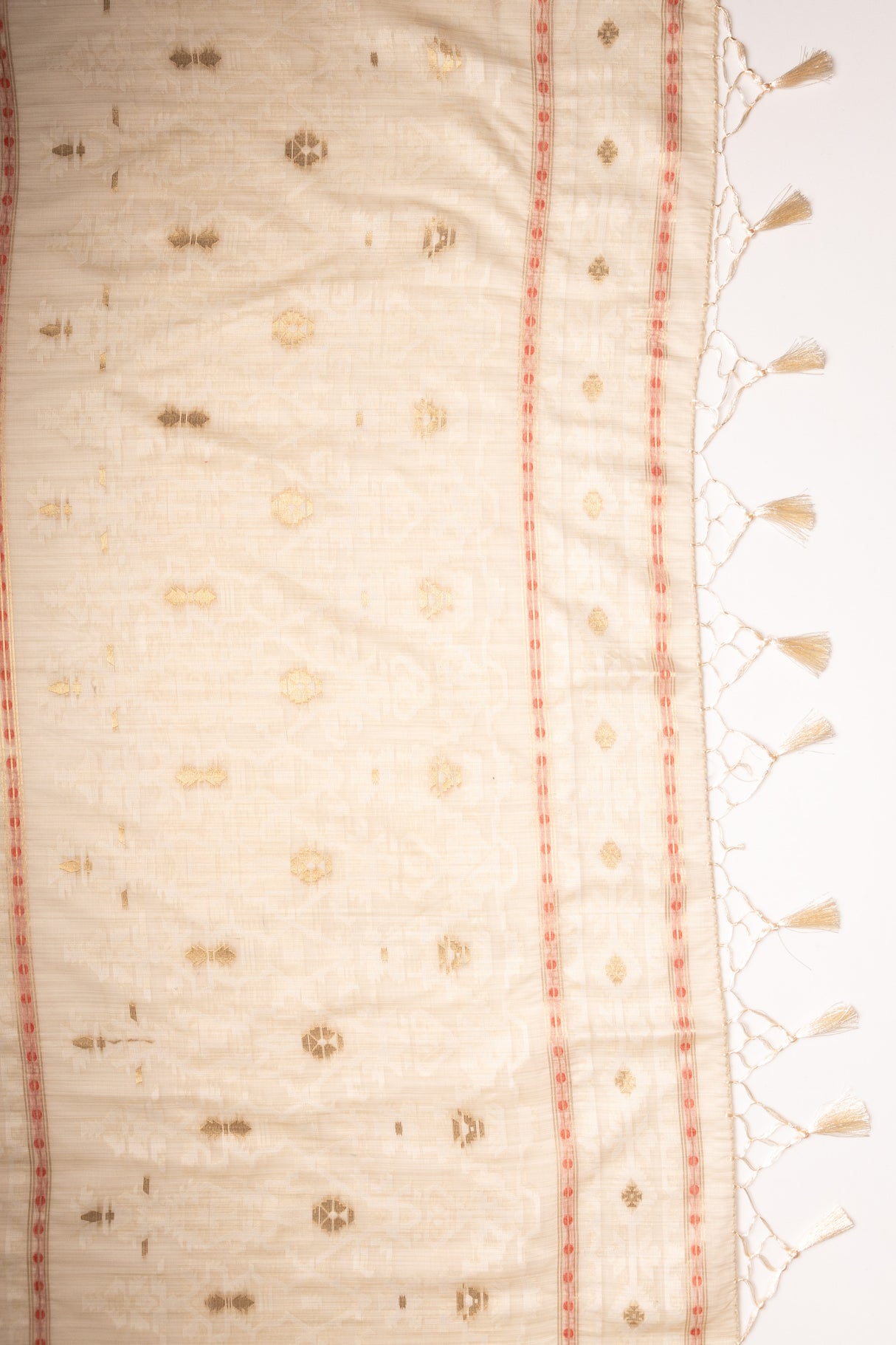 Mimosa Women's Woven Design Kanjivaram Style Art Silk Saree With Blouse Piece : SA00001734MRFREE