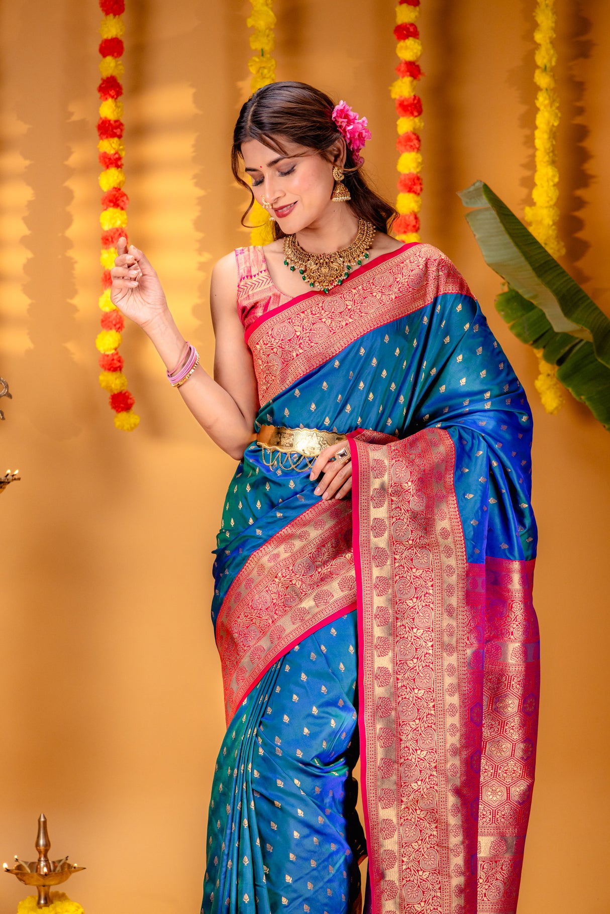 Mimosa Women's Woven Design Kanjivaram Style Art Silk Saree With Blouse Piece : SA00001607IBFREE