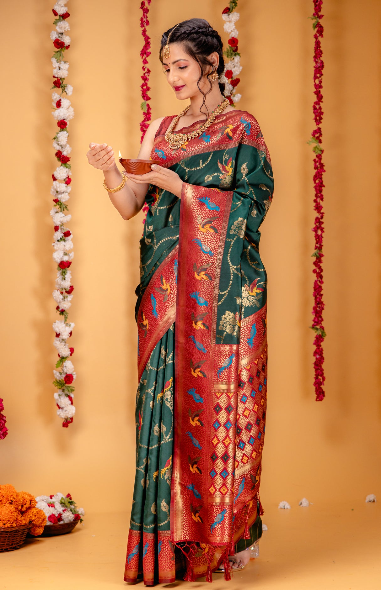 Mimosa Women's Woven Design Kanjivaram Style Art Silk Saree With Blouse Piece : SA00001605GRNFREE