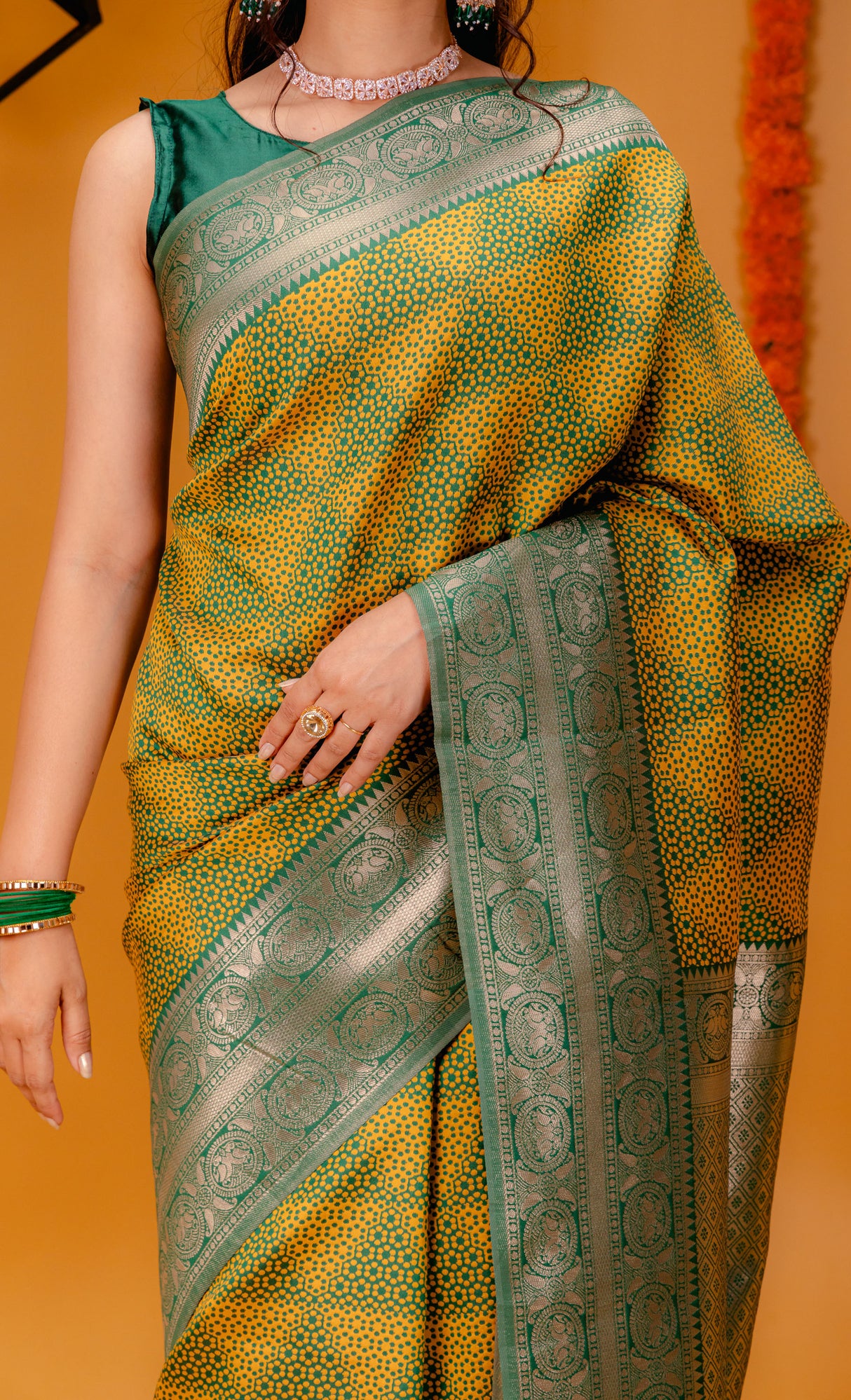 Mimosa Women's Woven Design Kanjivaram Style Art Silk Saree With Blouse Piece : SA00001592GRNFREE