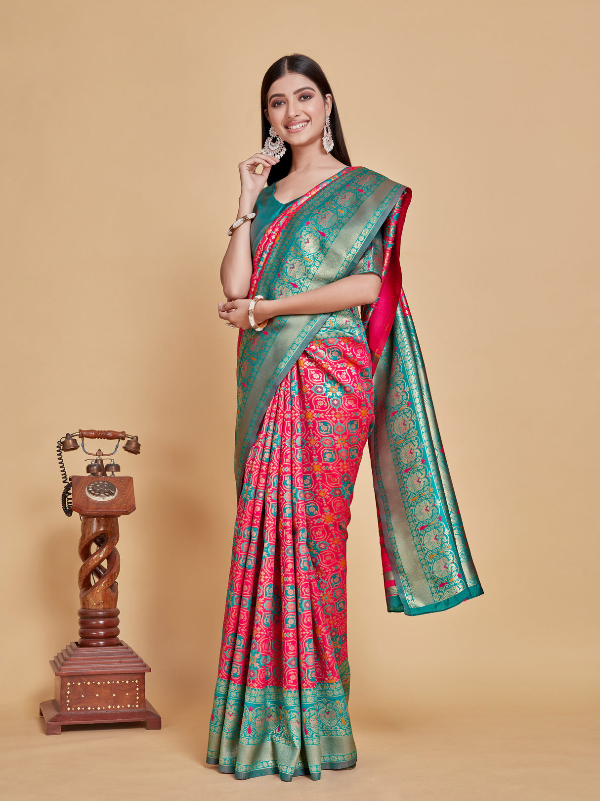 Mimosa Women's Woven Design Patola Style Art Silk Saree With Blouse Piece : SA00001342PNKFREE