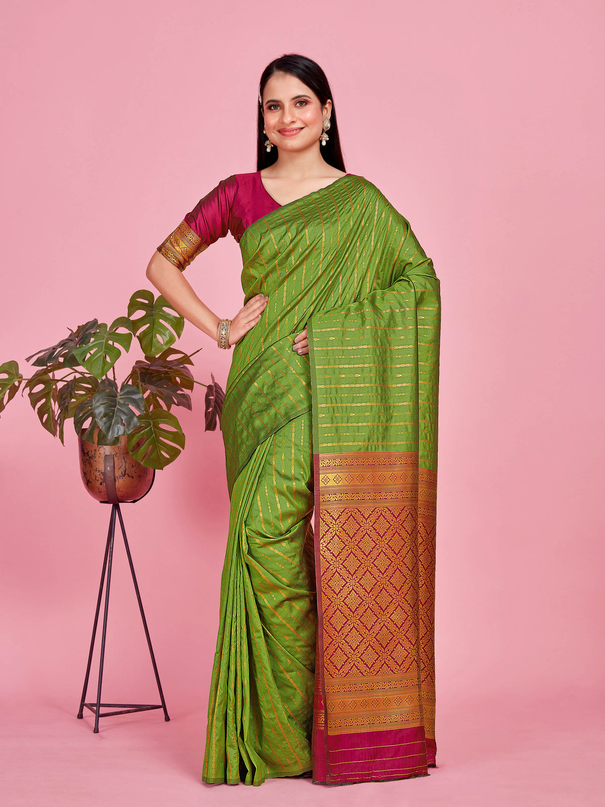 Mimosa Women's Woven Design Kanjivaram Style Art Silk Saree With Blouse Piece : SA00001374GRNFREE