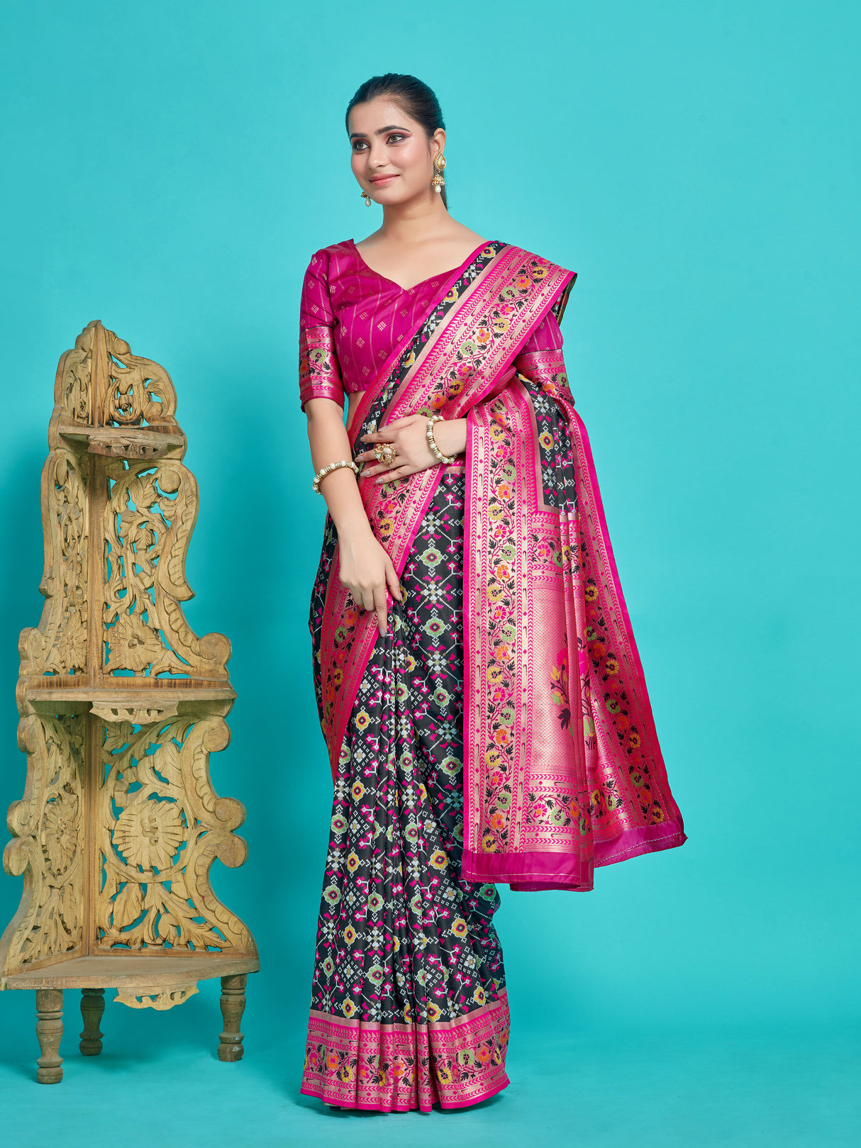 Mimosa Women's Woven Design Patola Style Art Silk Saree With Blouse Piece : SA00001349BLKFREE