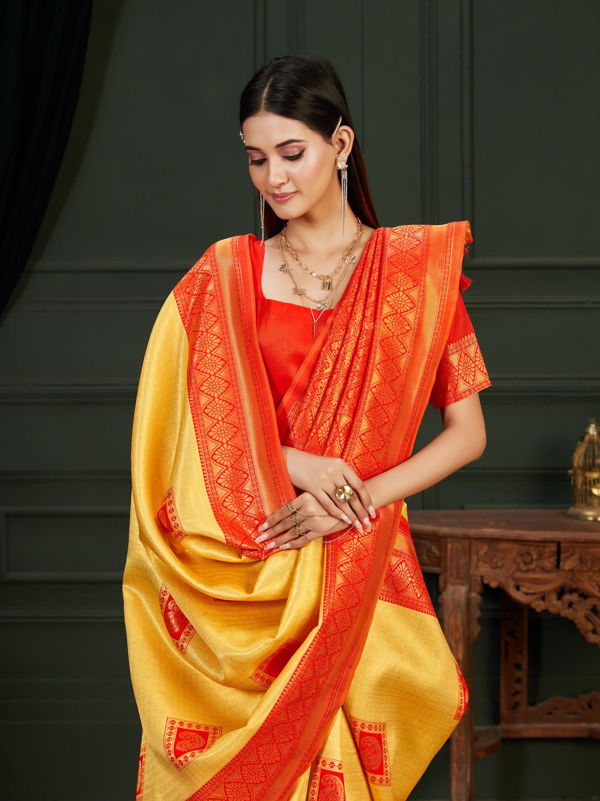 Mimosa Women's Woven Design Kanjivaram Art Silk Saree With Blouse Piece : SA0000898GD