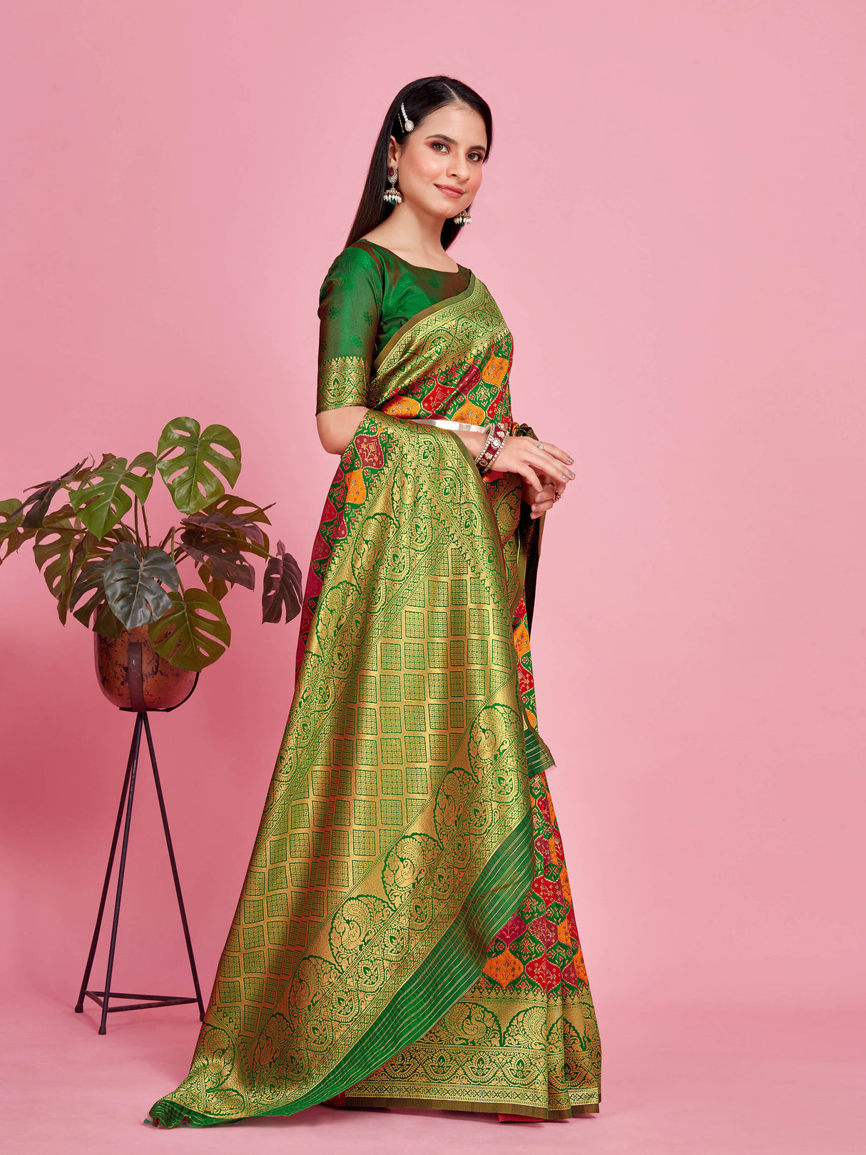 Mimosa Women's Woven Design Patola Style Art Silk Saree With Blouse Piece : SA00001343GRNFREE