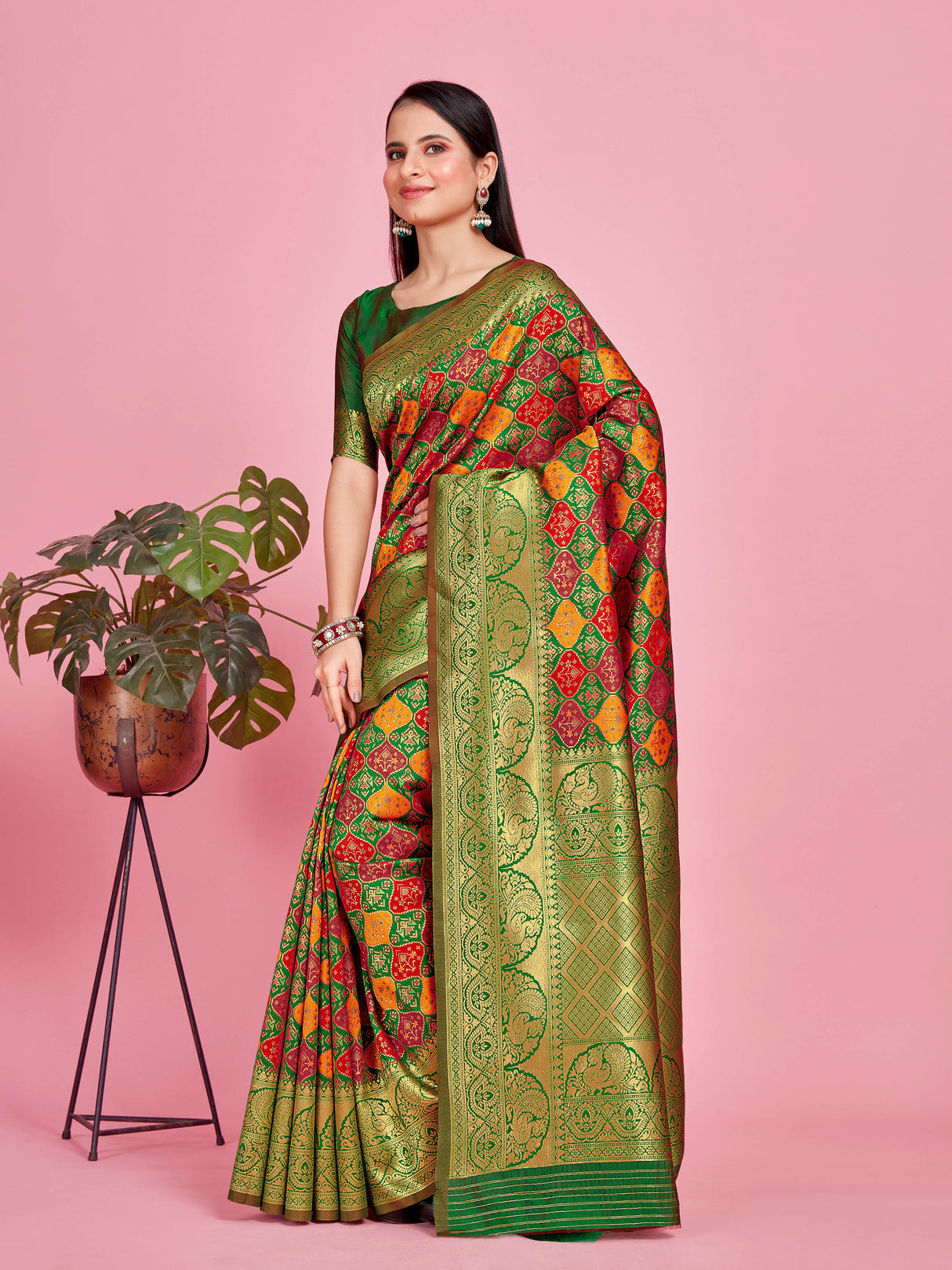 Mimosa Women's Woven Design Patola Style Art Silk Saree With Blouse Piece : SA00001343GRNFREE