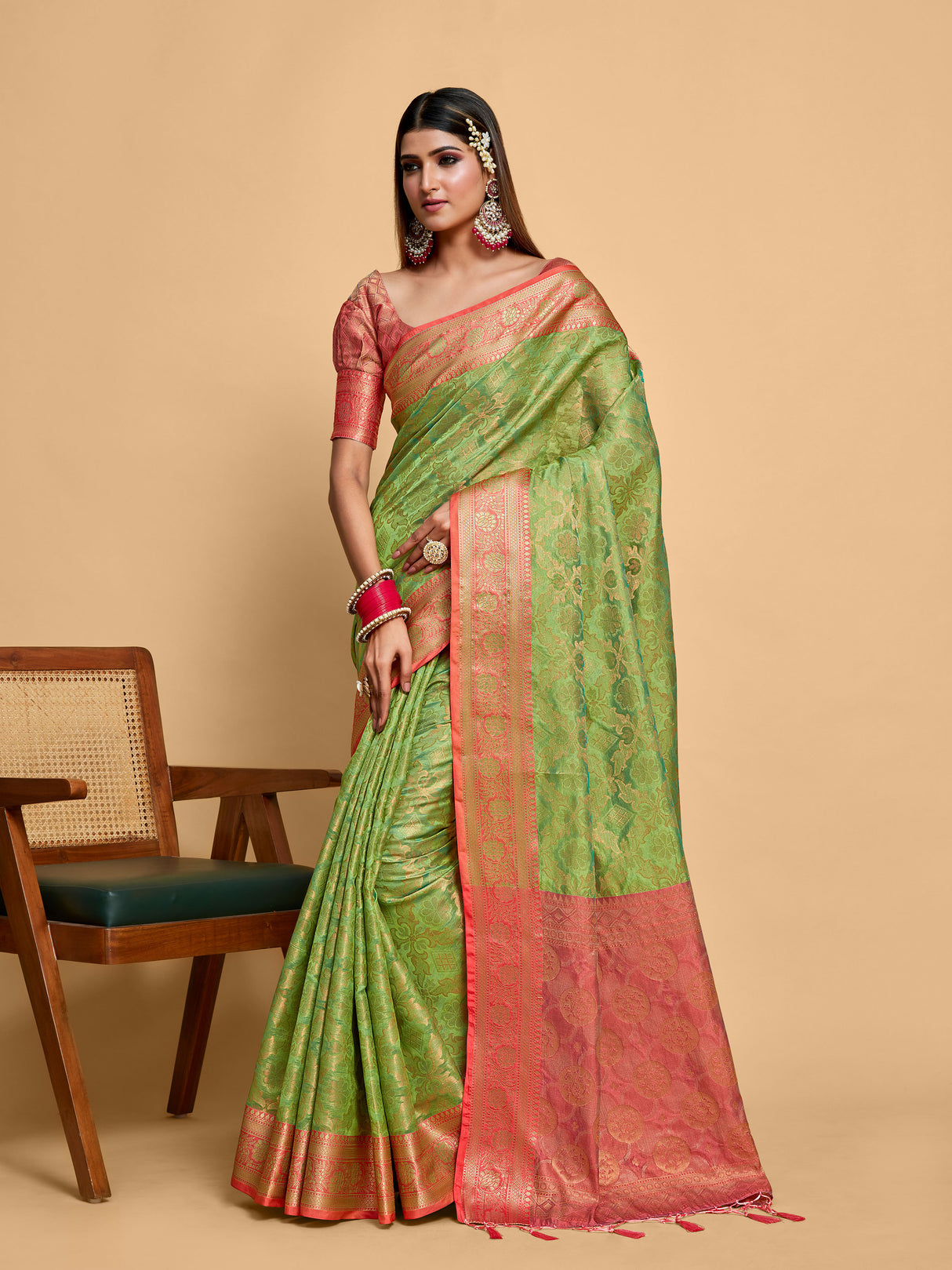 Mimosa Women's Woven Design Kanjivaram Art Silk Saree With Blouse Piece : SA00001230OLFREE