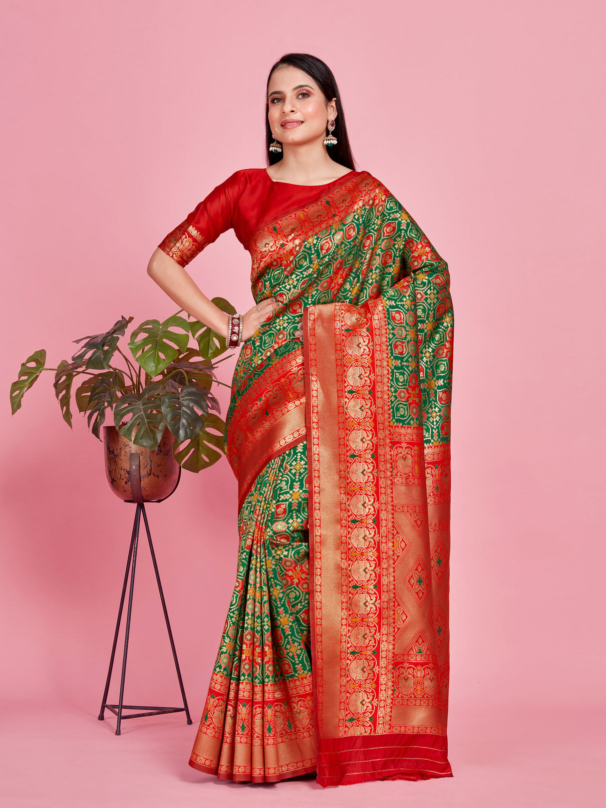 Mimosa Women's Woven Design Patola Style Art Silk Saree With Blouse Piece : SA00001342GRNFREE