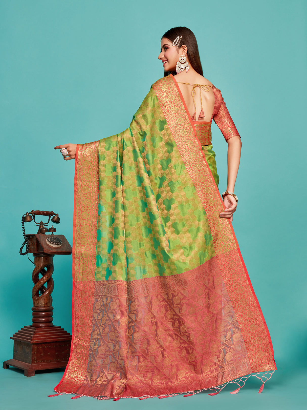 Mimosa Women's Woven Design Kanjivaram Art Silk Saree With Blouse Piece : SA00001228OLFREE