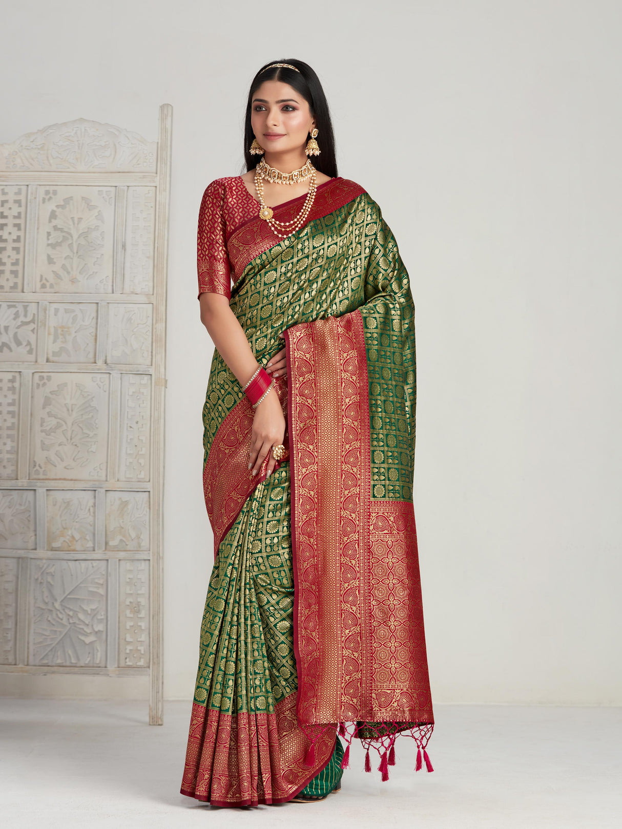 Mimosa Women's Woven Design Kanjivaram Art Silk Saree With Blouse Piece : SA00001102BG