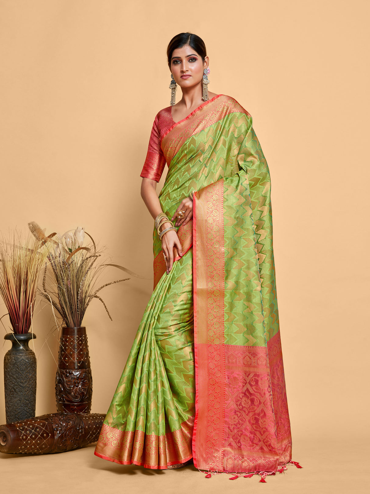 Mimosa Women's Woven Design Kanjivaram Art Silk Saree With Blouse Piece : SA00001227OLFREE