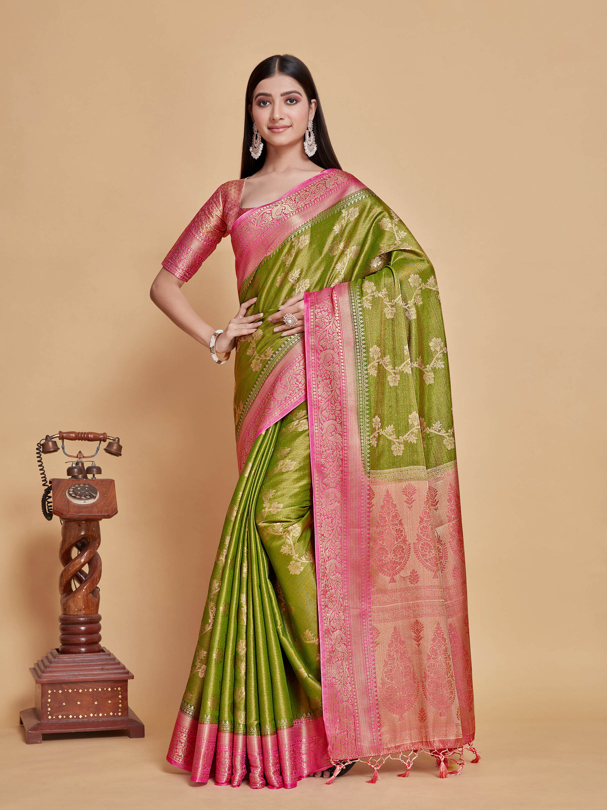 Mimosa Women's Woven Design Kanjivaram Style Art Silk Saree With Blouse Piece : SA0000394GRNFREE