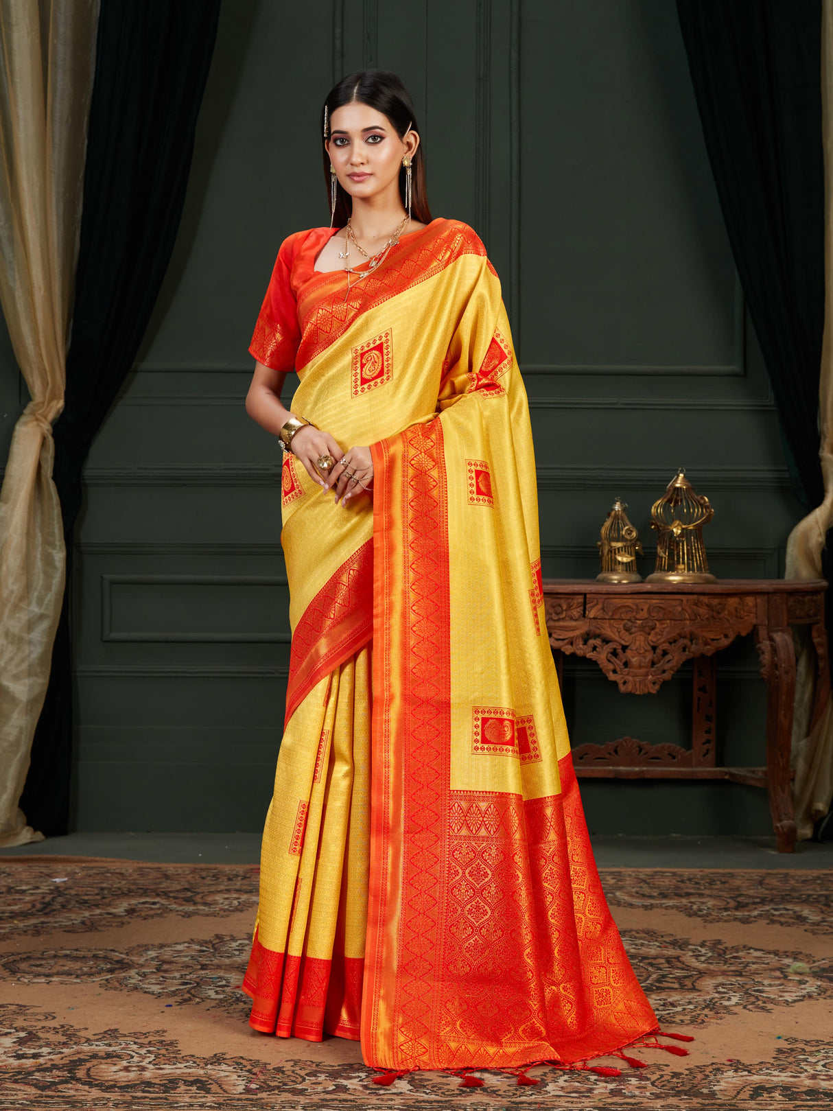 Mimosa Women's Woven Design Kanjivaram Art Silk Saree With Blouse Piece : SA0000898GD