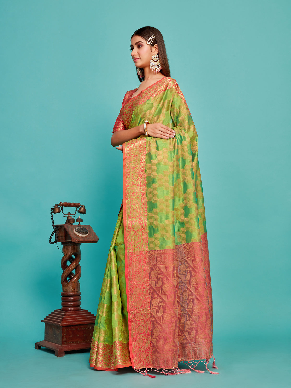 Mimosa Women's Woven Design Kanjivaram Art Silk Saree With Blouse Piece : SA00001228OLFREE